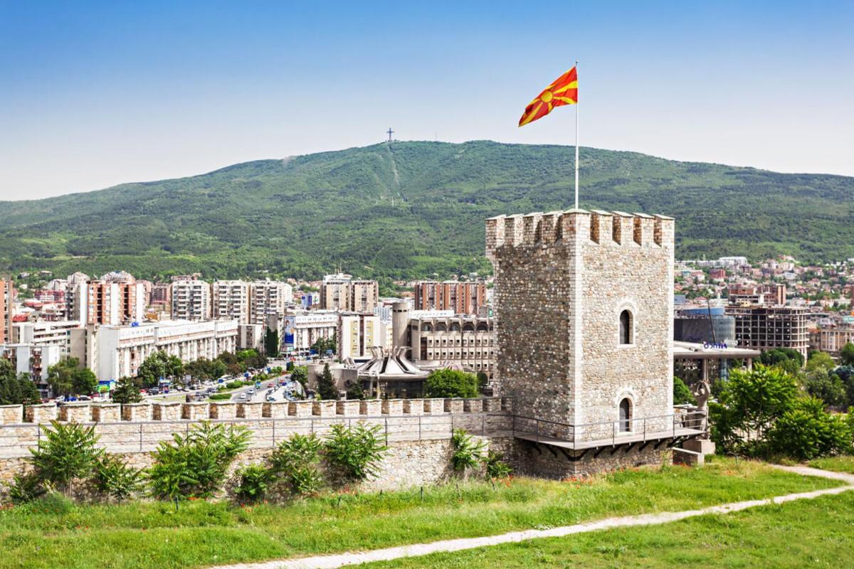Sani Suteren Apartment Скопье Экстерьер фото